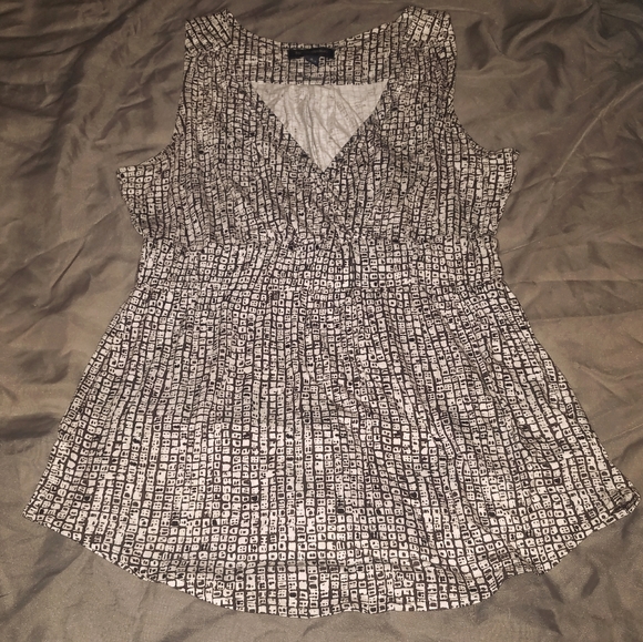 NWOT Banana Republic Sleeveless Blouse - Picture 1 of 6
